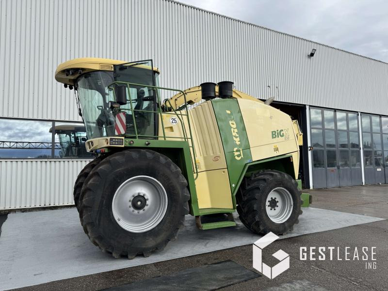 KRONE BIG X850 - Picadora de forragem automotriz: foto 1 KRONE BIG X850 - Picadora de forragem automotriz: foto 1