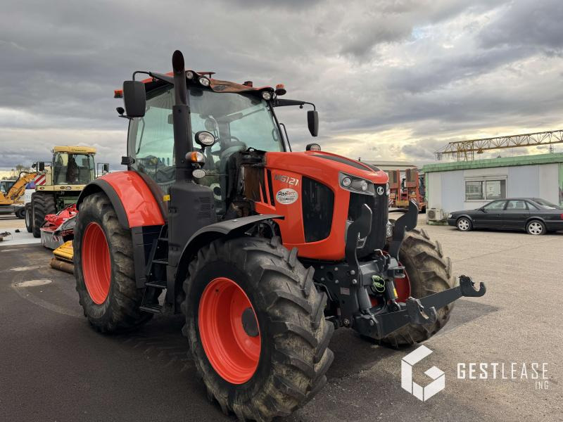 Kubota M6121 - Trator: foto 4 Kubota M6121 - Trator: foto 4