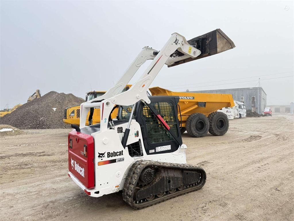 Bobcat T590 AirCondition , CE&EPA - Mini pá carregadora de rastos: foto 5 Bobcat T590 AirCondition , CE&EPA - Mini pá carregadora de rastos: foto 5