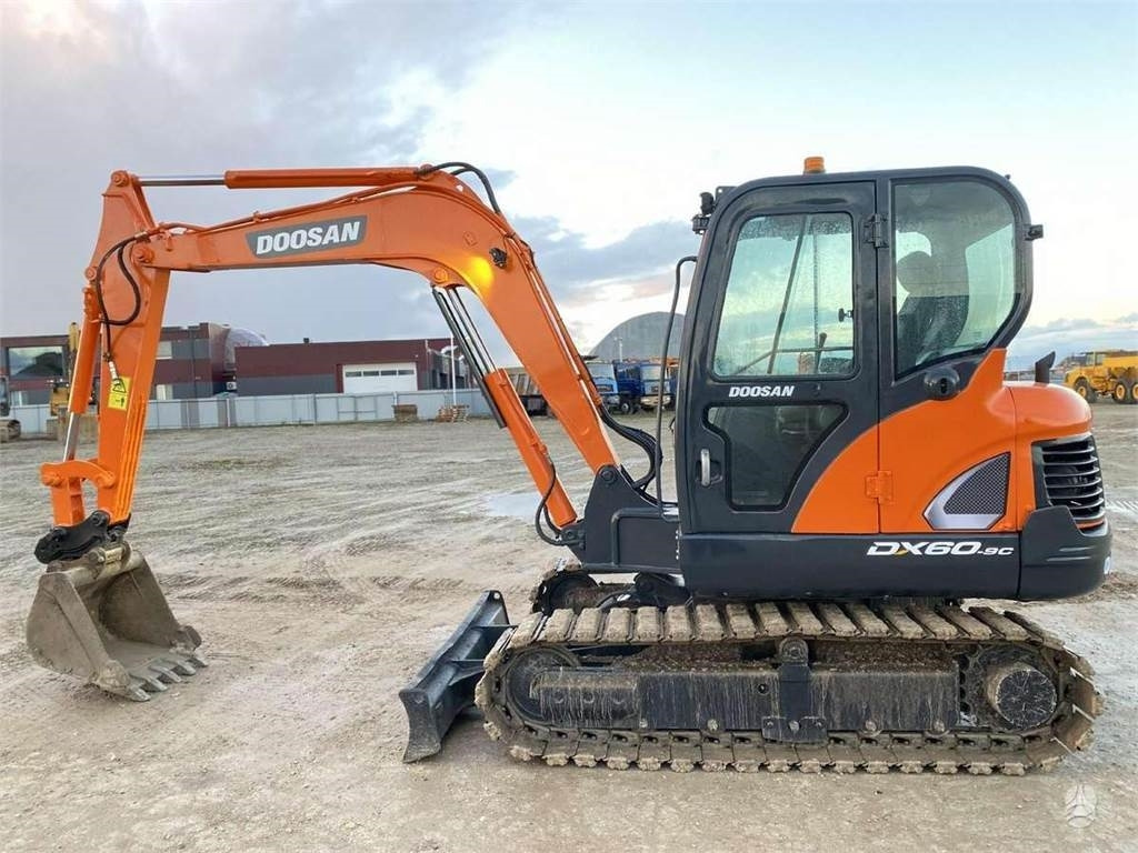 Doosan DX 60 C - Mini escavadeira: foto 2 Doosan DX 60 C - Mini escavadeira: foto 2