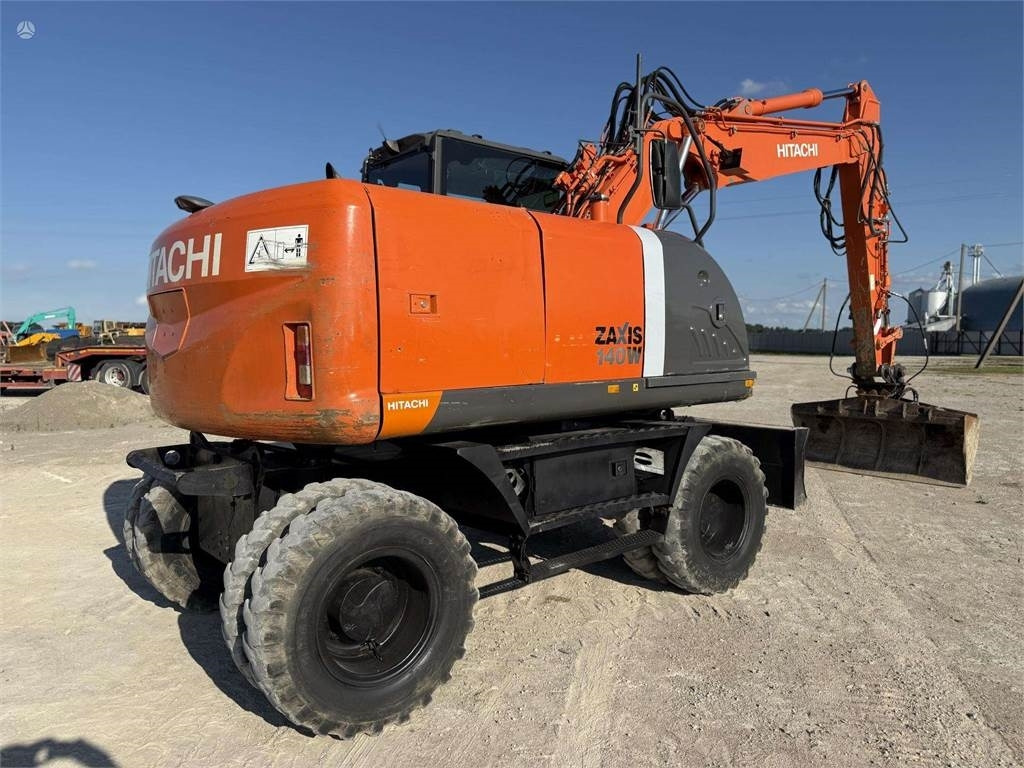 Hitachi ZX 140 W - Escavadeira de rodas: foto 4 Hitachi ZX 140 W - Escavadeira de rodas: foto 4
