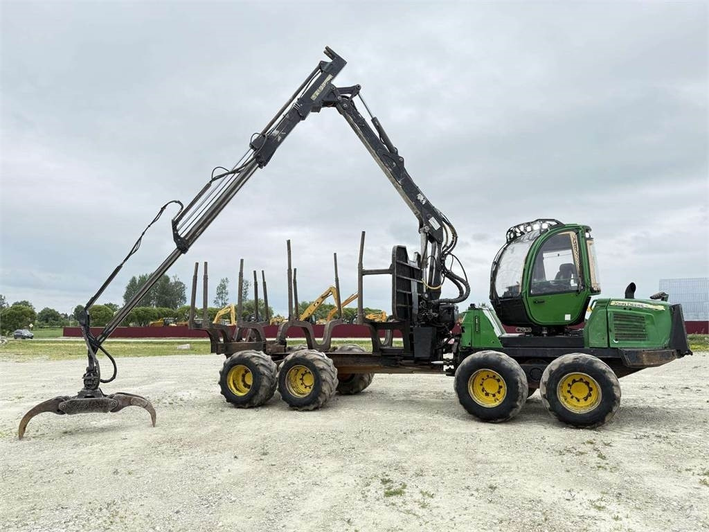 John Deere 1010 E , CF510 10 meter - Forwarder: foto 1 John Deere 1010 E , CF510 10 meter - Forwarder: foto 1