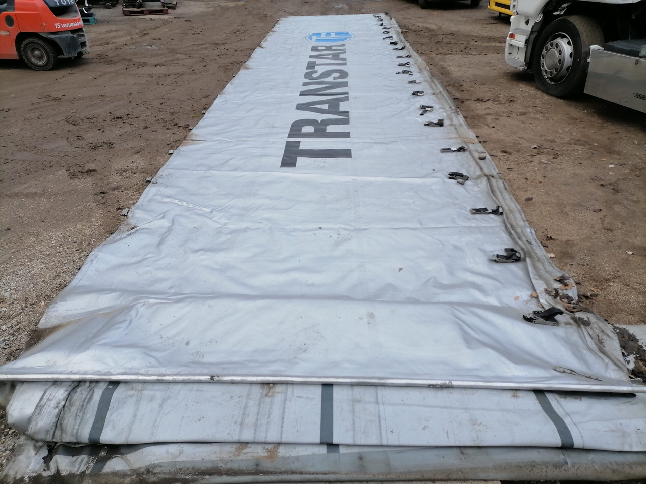 KRONE Haagise küljetent - Peça universal por Camião: foto 1 KRONE Haagise küljetent - Peça universal por Camião: foto 1