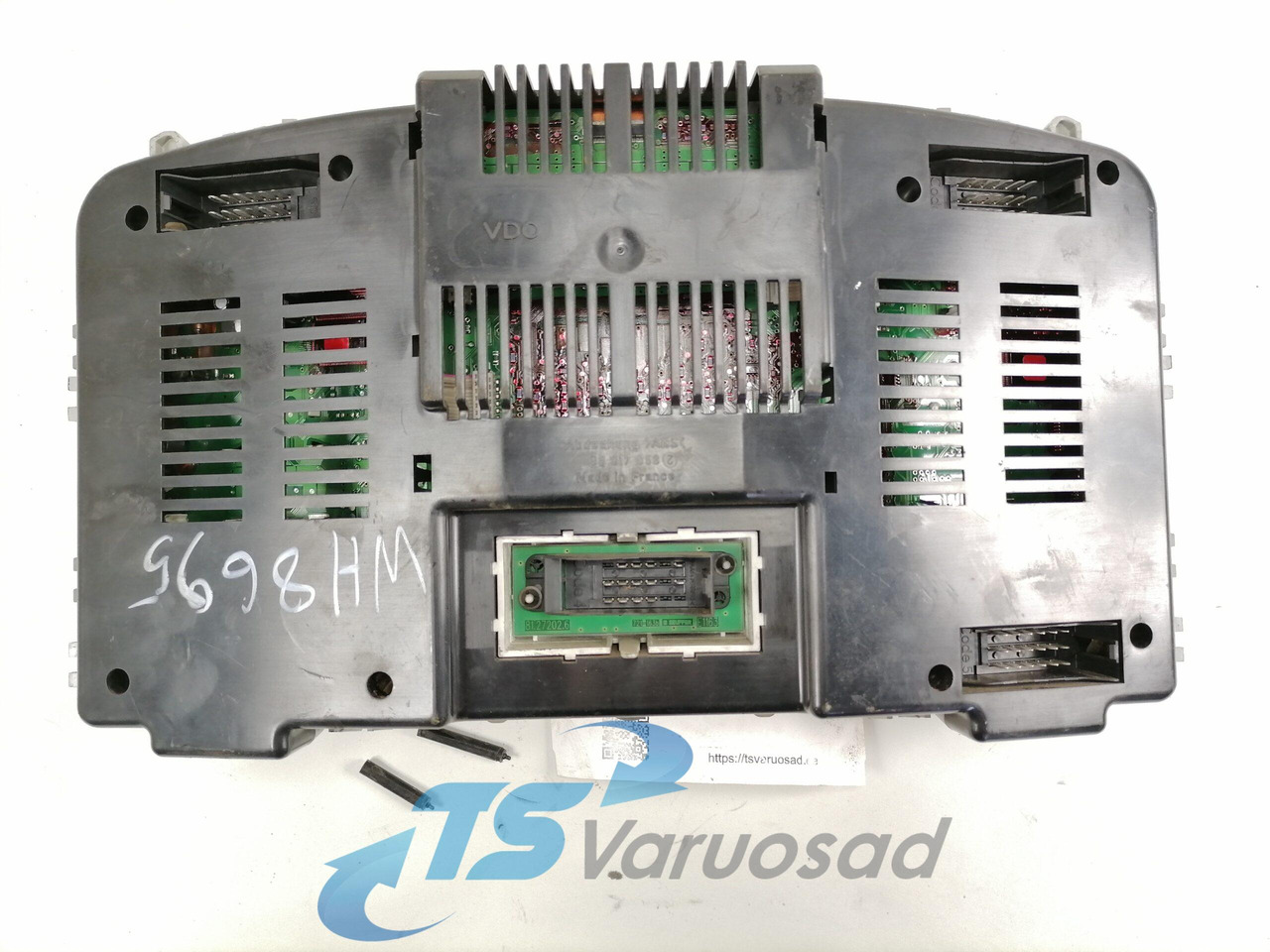 MAN Dashboard 81272026125 - Painel de instrumentos por Camião: foto 2 MAN Dashboard 81272026125 - Painel de instrumentos por Camião: foto 2