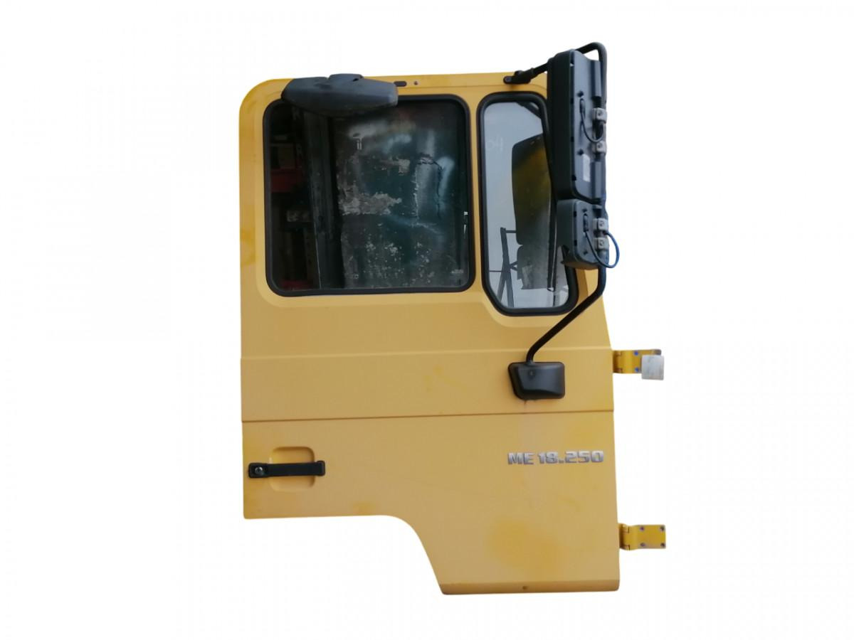 MAN Door 81626004088 - Porta e peças por Camião: foto 1 MAN Door 81626004088 - Porta e peças por Camião: foto 1