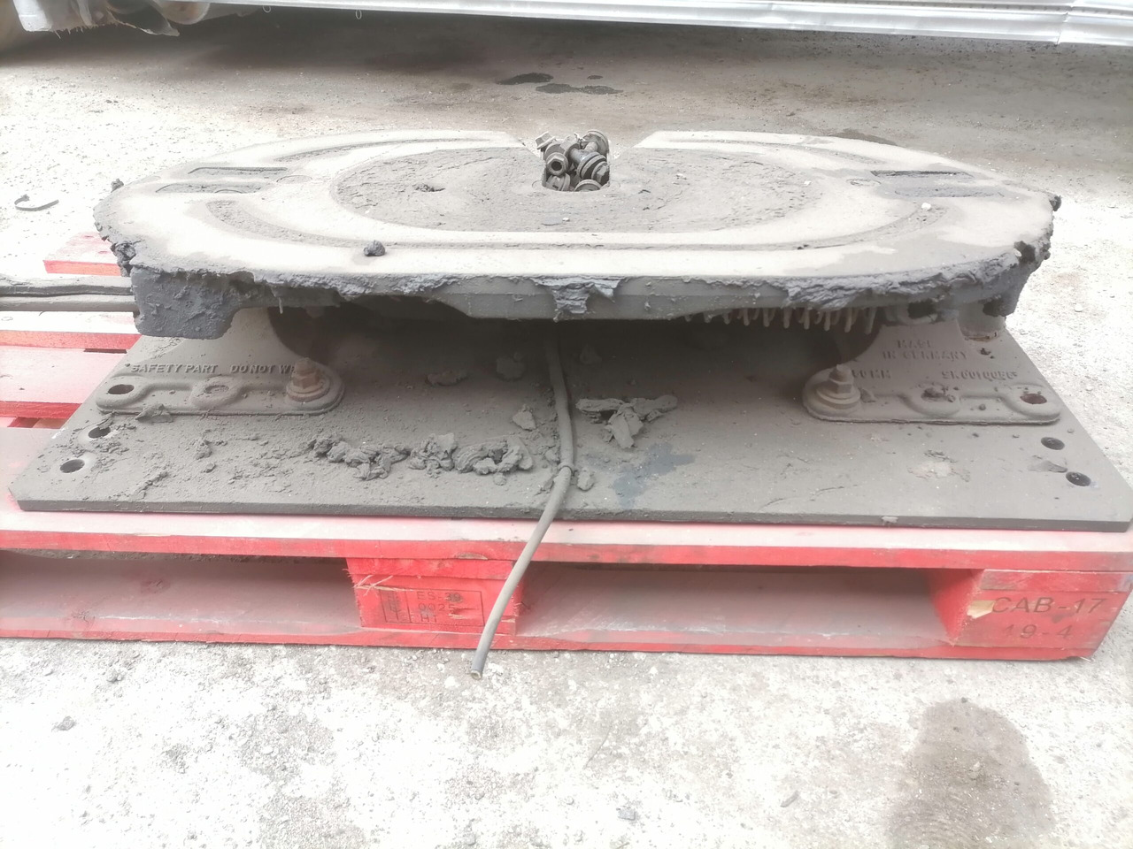 MAN Fifht wheel 81427106217 - Quinta-roda por Camião: foto 5 MAN Fifht wheel 81427106217 - Quinta-roda por Camião: foto 5