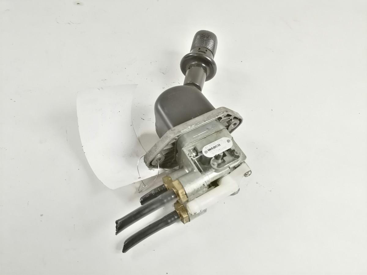 MAN Handbrake control lever 81523156156 - Peça universal por Camião: foto 2 MAN Handbrake control lever 81523156156 - Peça universal por Camião: foto 2