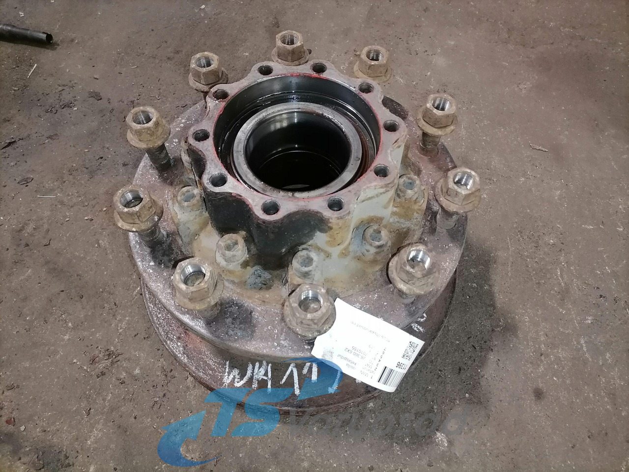 MAN Rear axel hub 81357010155 - Cubo de roda por Camião: foto 1 MAN Rear axel hub 81357010155 - Cubo de roda por Camião: foto 1