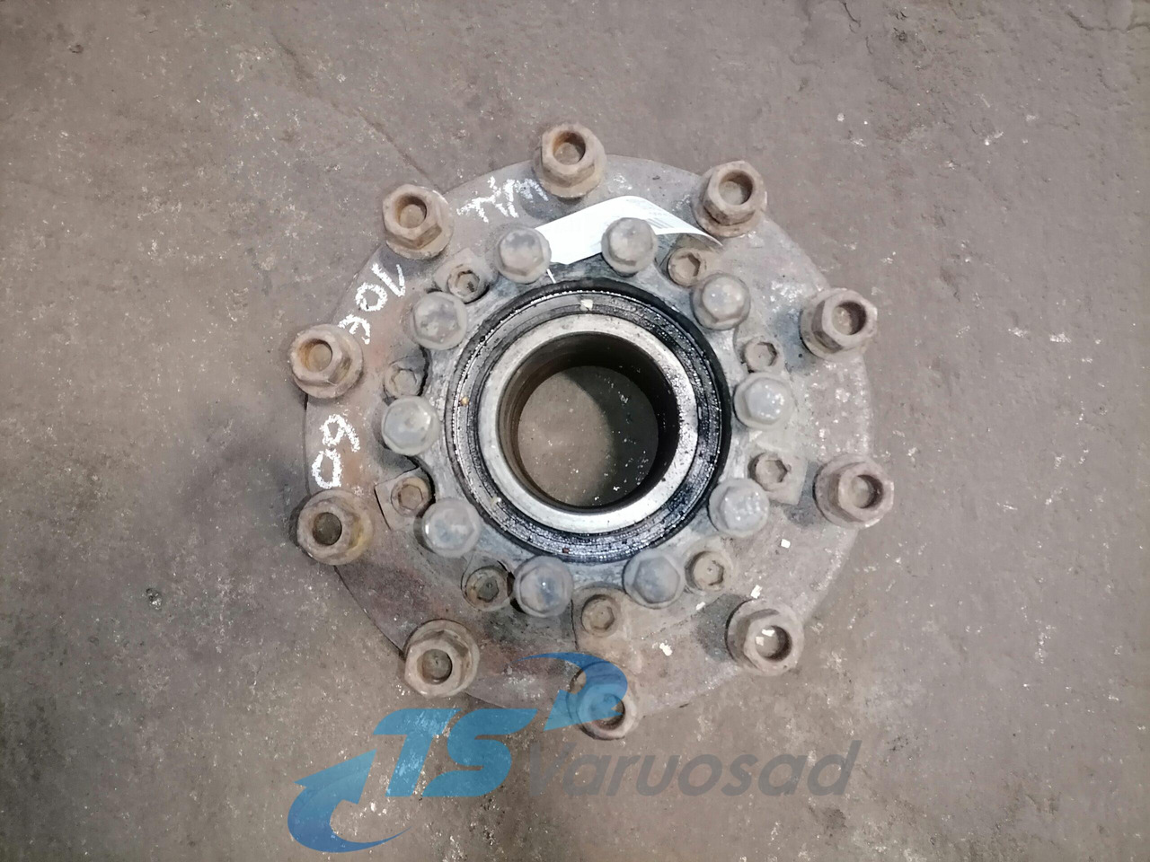MAN Rear axel hub 81357010155 - Cubo de roda por Camião: foto 3 MAN Rear axel hub 81357010155 - Cubo de roda por Camião: foto 3