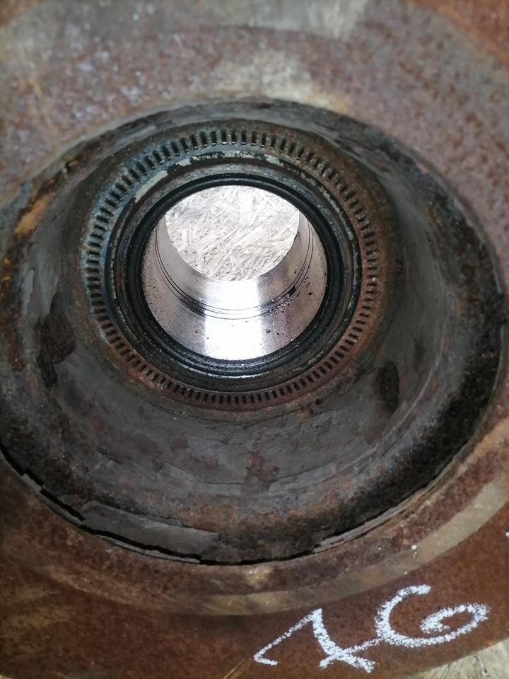 MAN Rear axel hub 81357013155 - Cubo de roda por Camião: foto 5 MAN Rear axel hub 81357013155 - Cubo de roda por Camião: foto 5