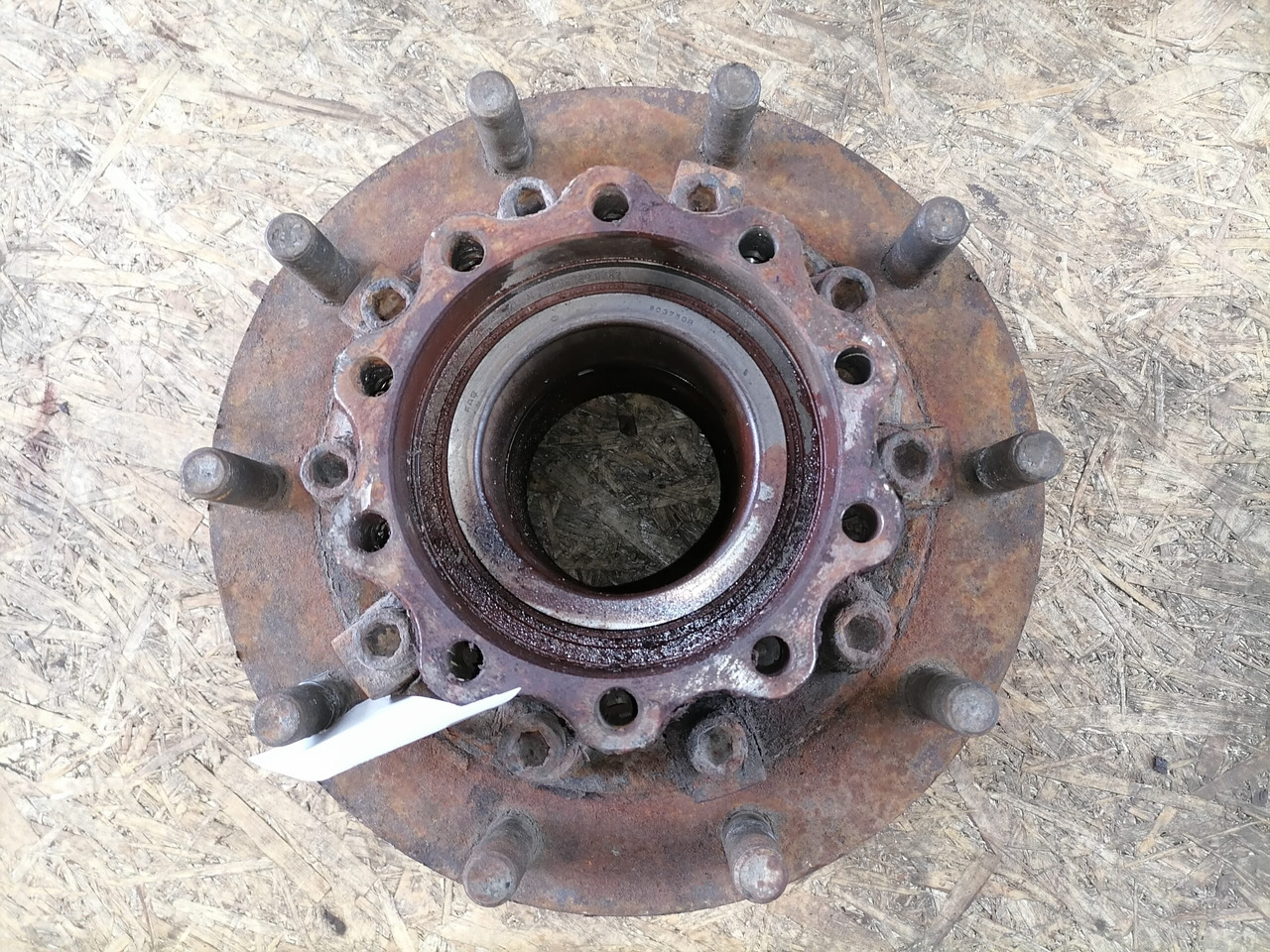 MAN Rear axel hub 81357013155 - Cubo de roda por Camião: foto 2 MAN Rear axel hub 81357013155 - Cubo de roda por Camião: foto 2
