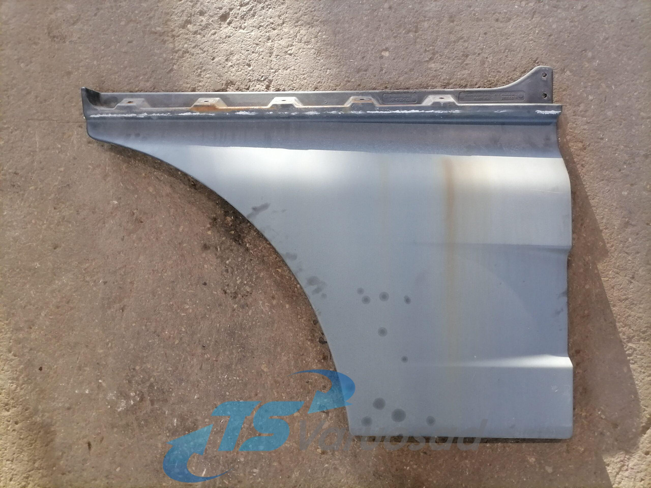 MAN Ukse pikendus, parem 81626100018 - Porta e peças por Camião: foto 1 MAN Ukse pikendus, parem 81626100018 - Porta e peças por Camião: foto 1