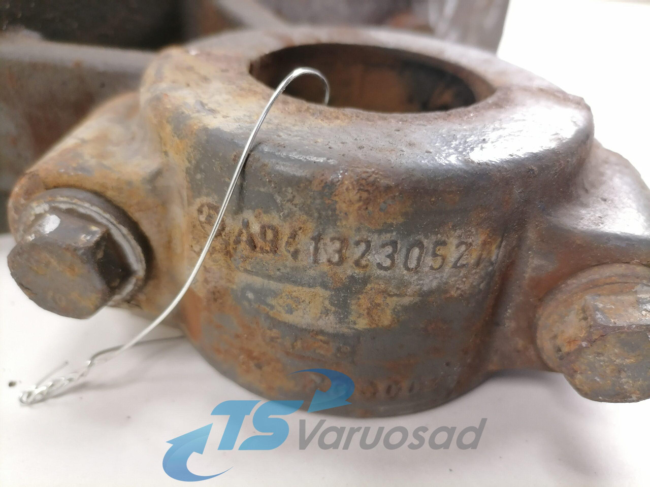 Mercedes-Benz Anti-roll bar bracket A9433232884 - Barra estabilizadora por Camião: foto 3 Mercedes-Benz Anti-roll bar bracket A9433232884 - Barra estabilizadora por Camião: foto 3