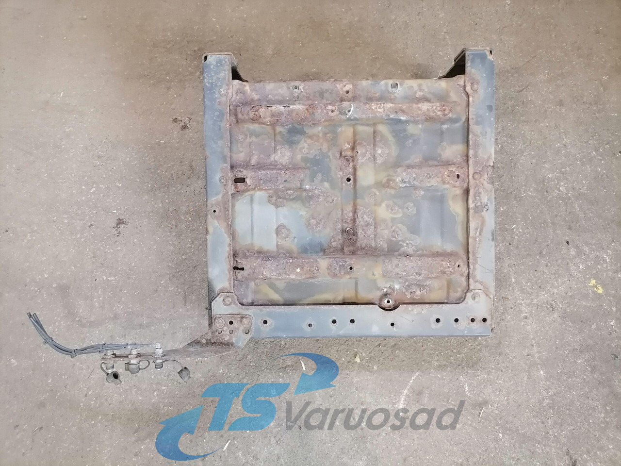 Mercedes-Benz Battery box A9415400916 - Bateria automotiva por Camião: foto 4 Mercedes-Benz Battery box A9415400916 - Bateria automotiva por Camião: foto 4