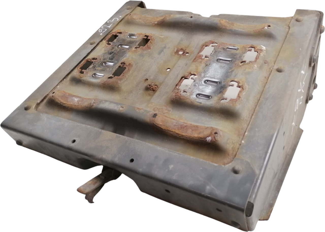 Mercedes-Benz Battery box A9605400221 - Bateria automotiva por Camião: foto 1 Mercedes-Benz Battery box A9605400221 - Bateria automotiva por Camião: foto 1