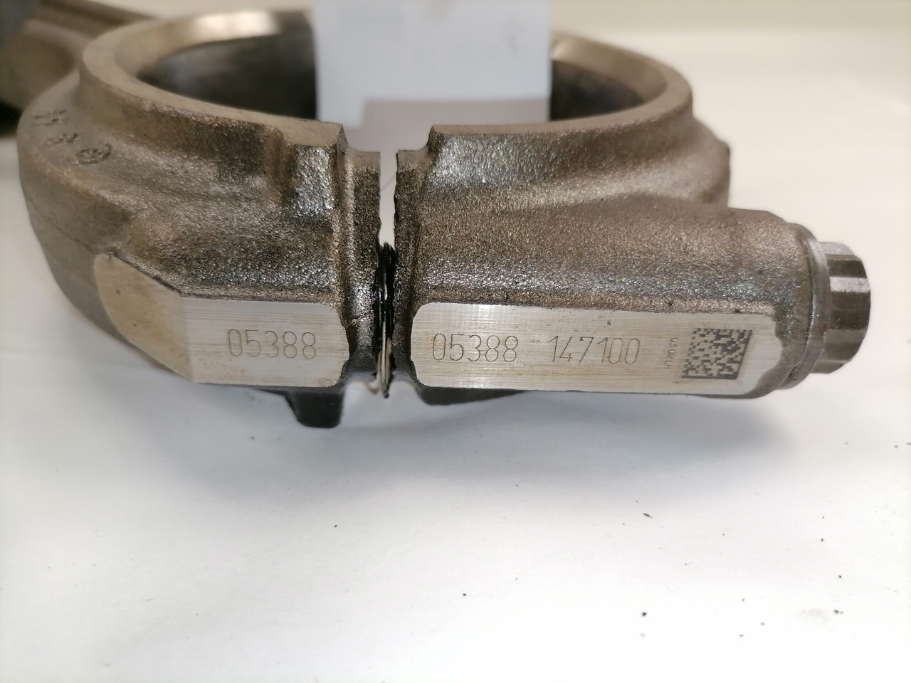 Mercedes-Benz Connecting rod + piston A4710371601 - Piston/ Anel/ Buch por Camião: foto 5 Mercedes-Benz Connecting rod + piston A4710371601 - Piston/ Anel/ Buch por Camião: foto 5