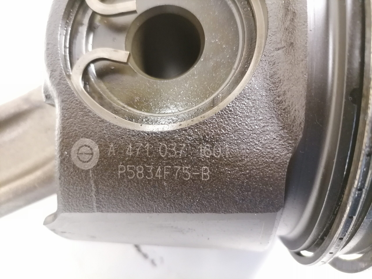 Mercedes-Benz Connecting rod + piston A4710371601 - Piston/ Anel/ Buch por Camião: foto 5 Mercedes-Benz Connecting rod + piston A4710371601 - Piston/ Anel/ Buch por Camião: foto 5