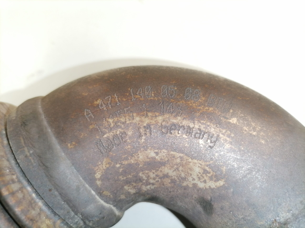 Mercedes-Benz EGR pipe A4711400508 - Sistema de escape por Camião: foto 2 Mercedes-Benz EGR pipe A4711400508 - Sistema de escape por Camião: foto 2