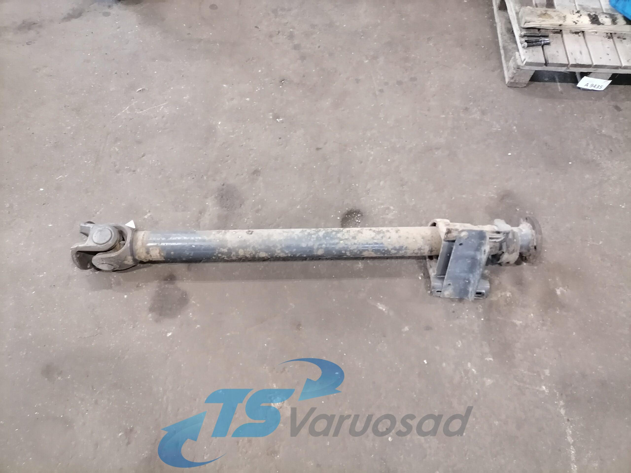 Mercedes-Benz Propeller shaft A6574101504 - Veio de transmissão por Camião: foto 1 Mercedes-Benz Propeller shaft A6574101504 - Veio de transmissão por Camião: foto 1