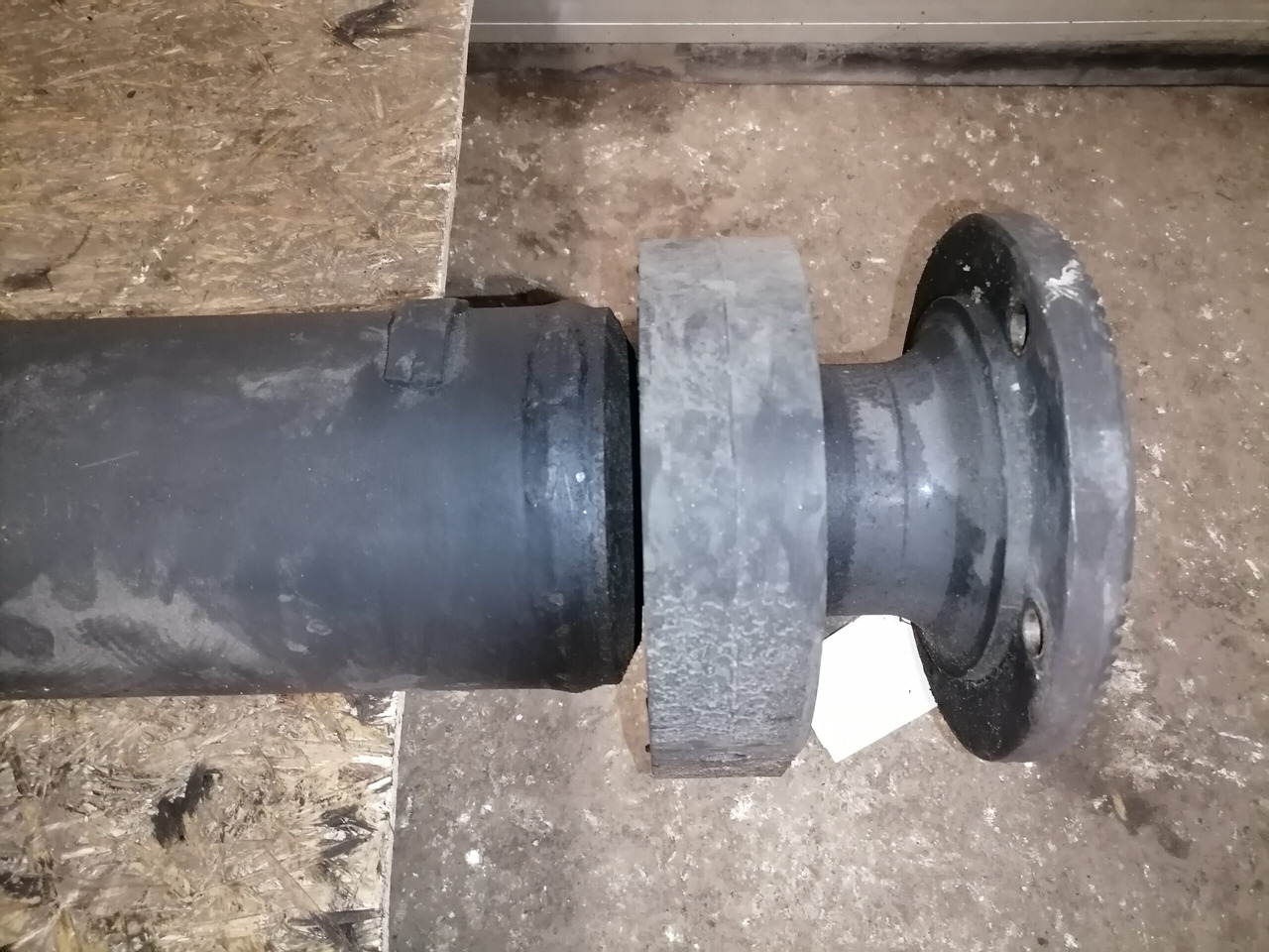 Mercedes-Benz Propeller shaft A6594100101 - Veio de transmissão por Camião: foto 2 Mercedes-Benz Propeller shaft A6594100101 - Veio de transmissão por Camião: foto 2