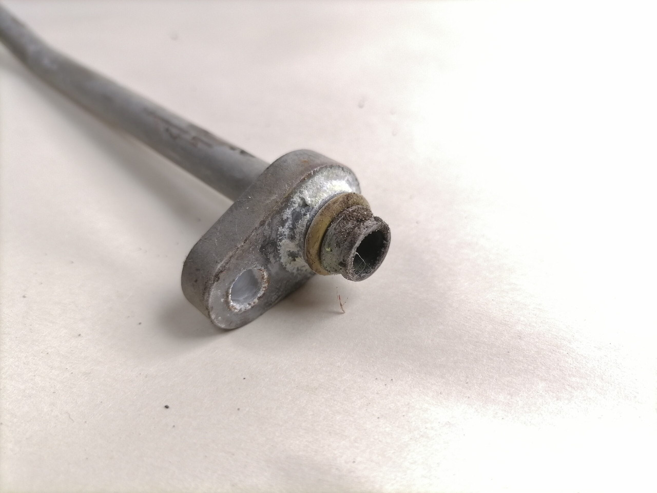 Scania A/C pipe 2030646 - Aquecimento/ Ventilação por Camião: foto 3 Scania A/C pipe 2030646 - Aquecimento/ Ventilação por Camião: foto 3