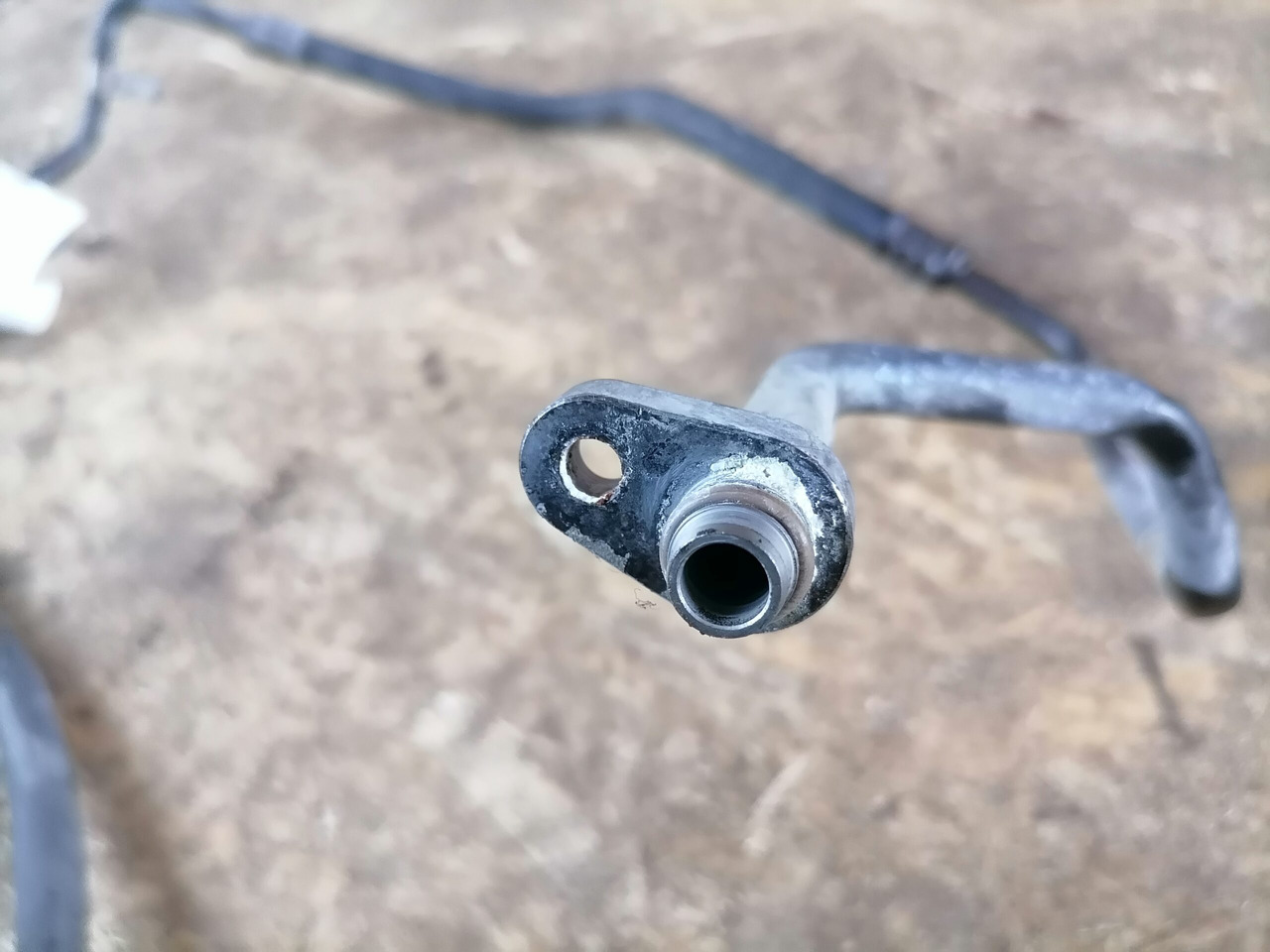 Scania A/C pipe 2030647 - Aquecimento/ Ventilação por Camião: foto 4 Scania A/C pipe 2030647 - Aquecimento/ Ventilação por Camião: foto 4