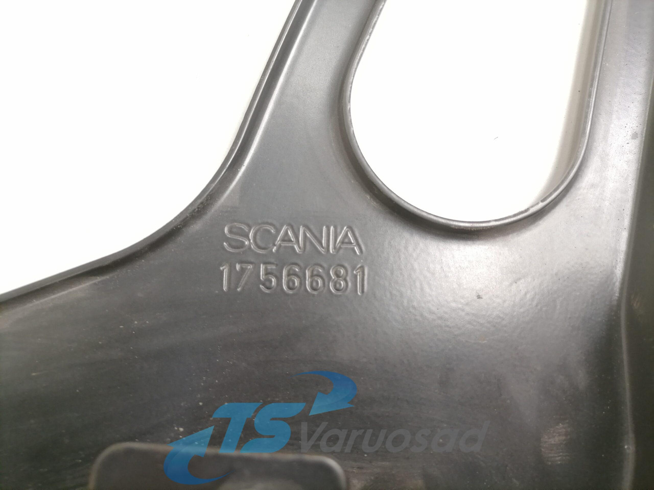 Scania Air deflector bracket 1756681 - Aerodinâmica/ Aerofólio por Camião: foto 5 Scania Air deflector bracket 1756681 - Aerodinâmica/ Aerofólio por Camião: foto 5
