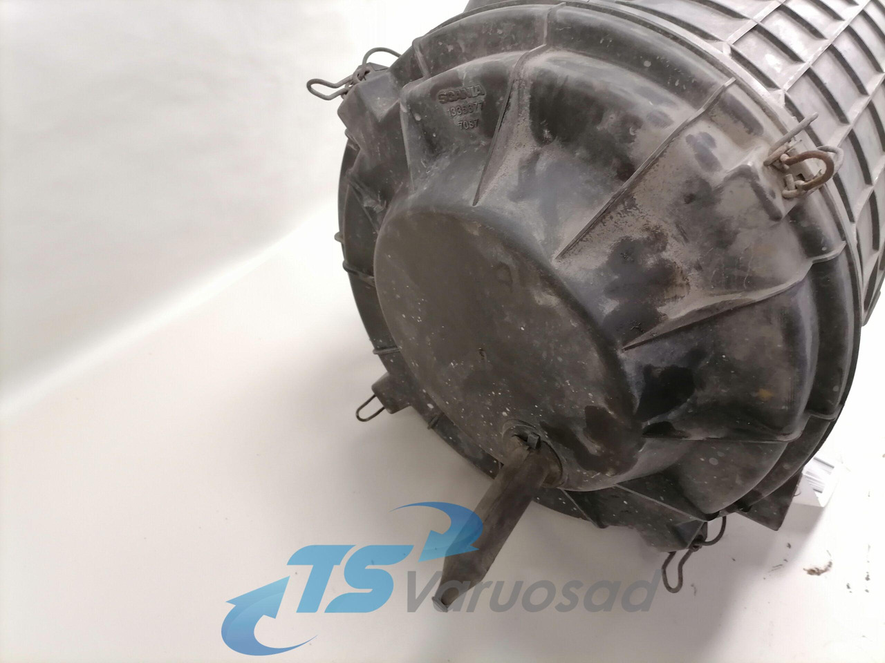 Scania Air filter housing 1335675 - Sistema de admissão de ar por Camião: foto 5 Scania Air filter housing 1335675 - Sistema de admissão de ar por Camião: foto 5