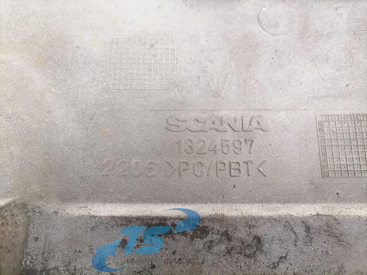 Scania Bumper cover 1324597 - Canto do pára-choque por Camião: foto 4 Scania Bumper cover 1324597 - Canto do pára-choque por Camião: foto 4