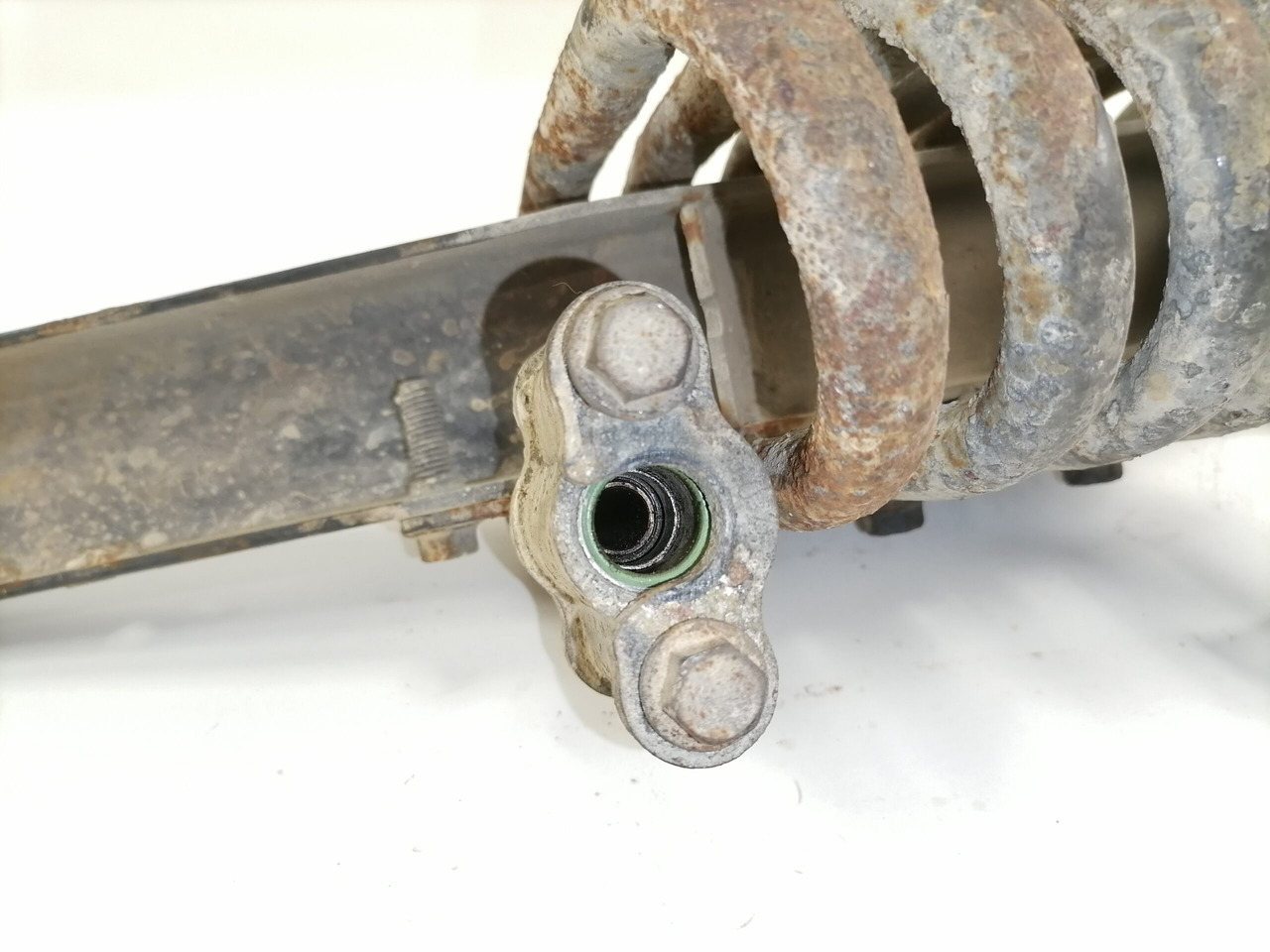 Scania Compressor air pipe 1747246 - Compressor, sistema de ar comprimido por Camião: foto 5 Scania Compressor air pipe 1747246 - Compressor, sistema de ar comprimido por Camião: foto 5