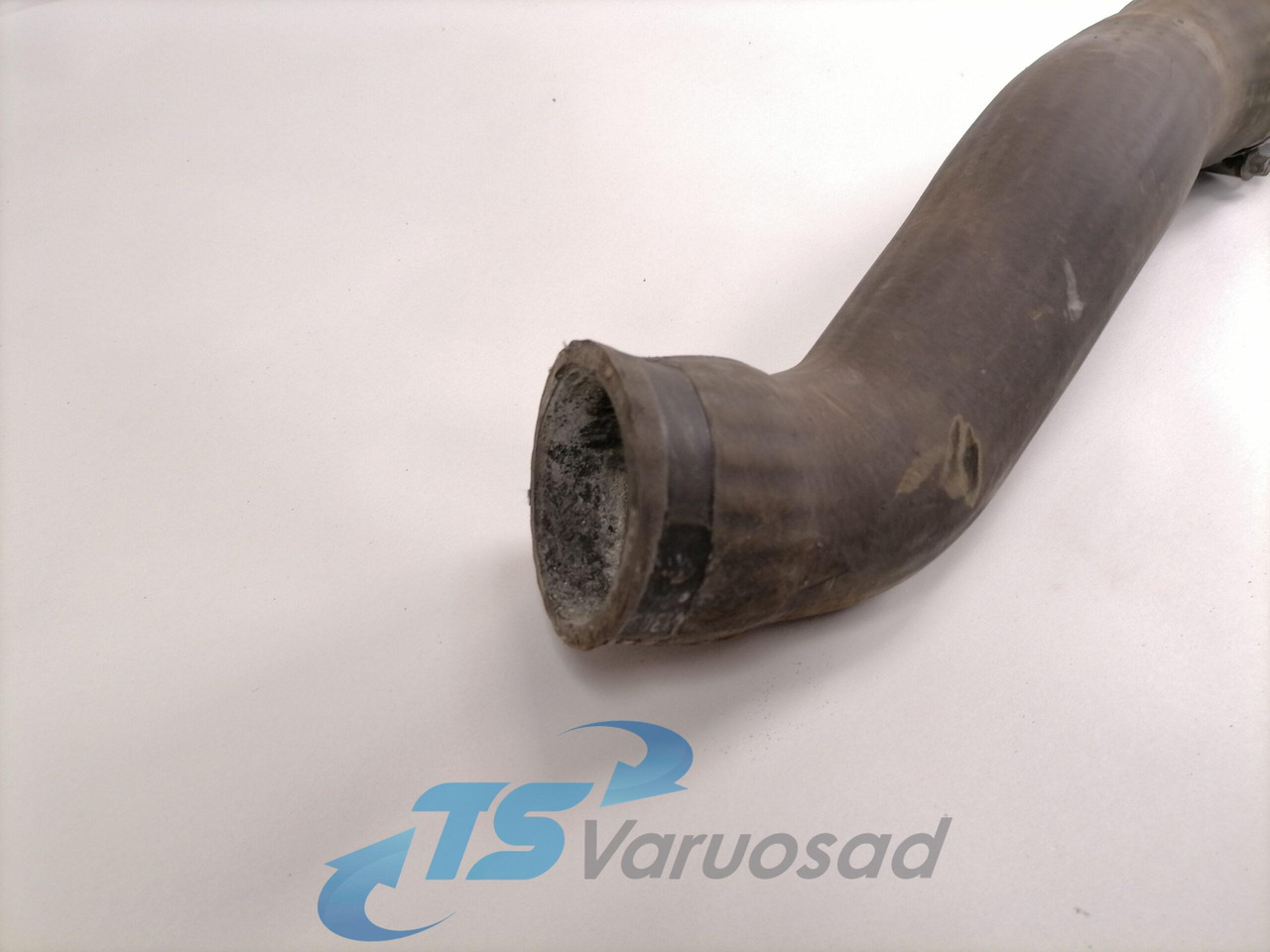 Scania Coolant pipe 1362974 - Sistema de arrefecimento por Camião: foto 3 Scania Coolant pipe 1362974 - Sistema de arrefecimento por Camião: foto 3