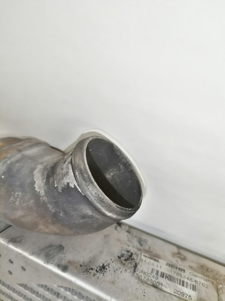 Scania EGR radiator 1785348 - Radiador EGR por Camião: foto 2 Scania EGR radiator 1785348 - Radiador EGR por Camião: foto 2