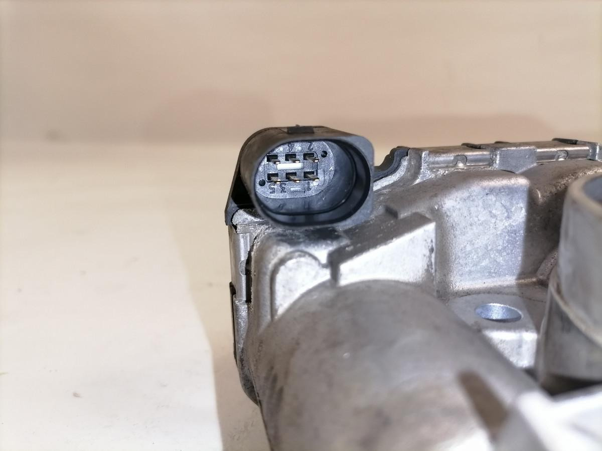 Scania Electric throttle 2031498 - Coletor de admissão por Camião: foto 3 Scania Electric throttle 2031498 - Coletor de admissão por Camião: foto 3