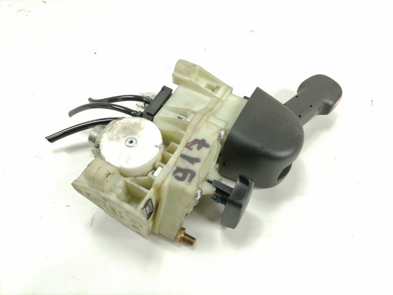 Scania Handbrake control lever 1774969 - Peça universal por Camião: foto 1 Scania Handbrake control lever 1774969 - Peça universal por Camião: foto 1