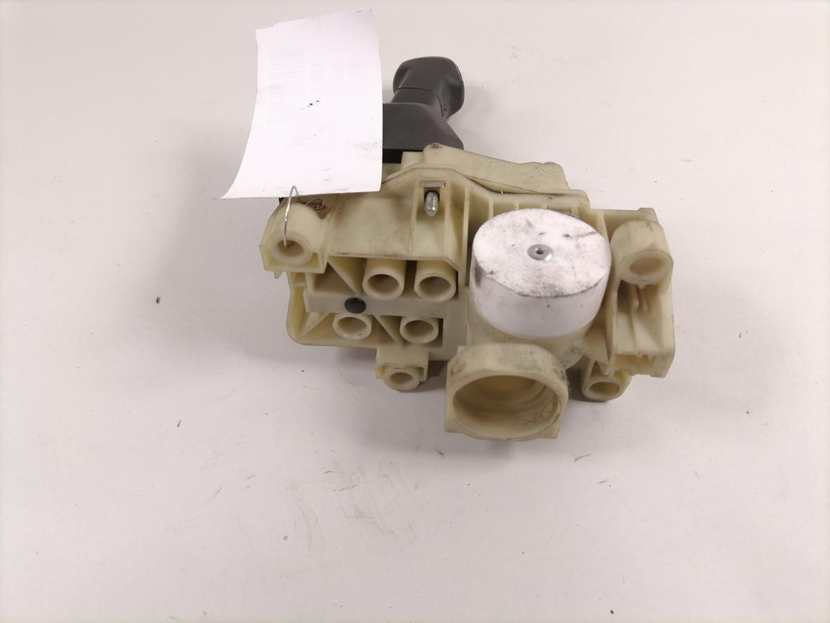 Scania Handbrake control lever 2301821 - Peça universal por Camião: foto 4 Scania Handbrake control lever 2301821 - Peça universal por Camião: foto 4