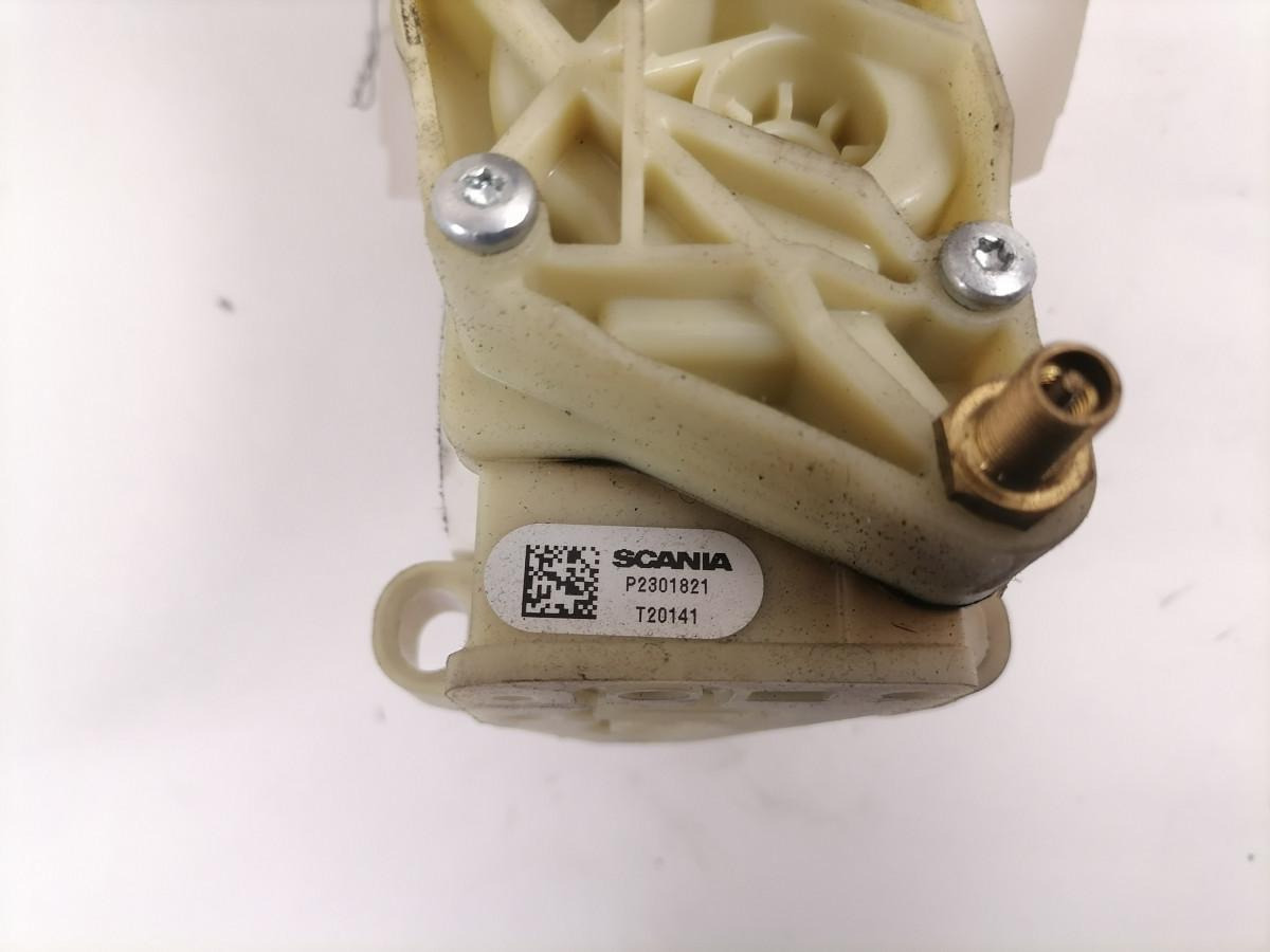 Scania Handbrake control lever 2301821 - Peça universal por Camião: foto 5 Scania Handbrake control lever 2301821 - Peça universal por Camião: foto 5