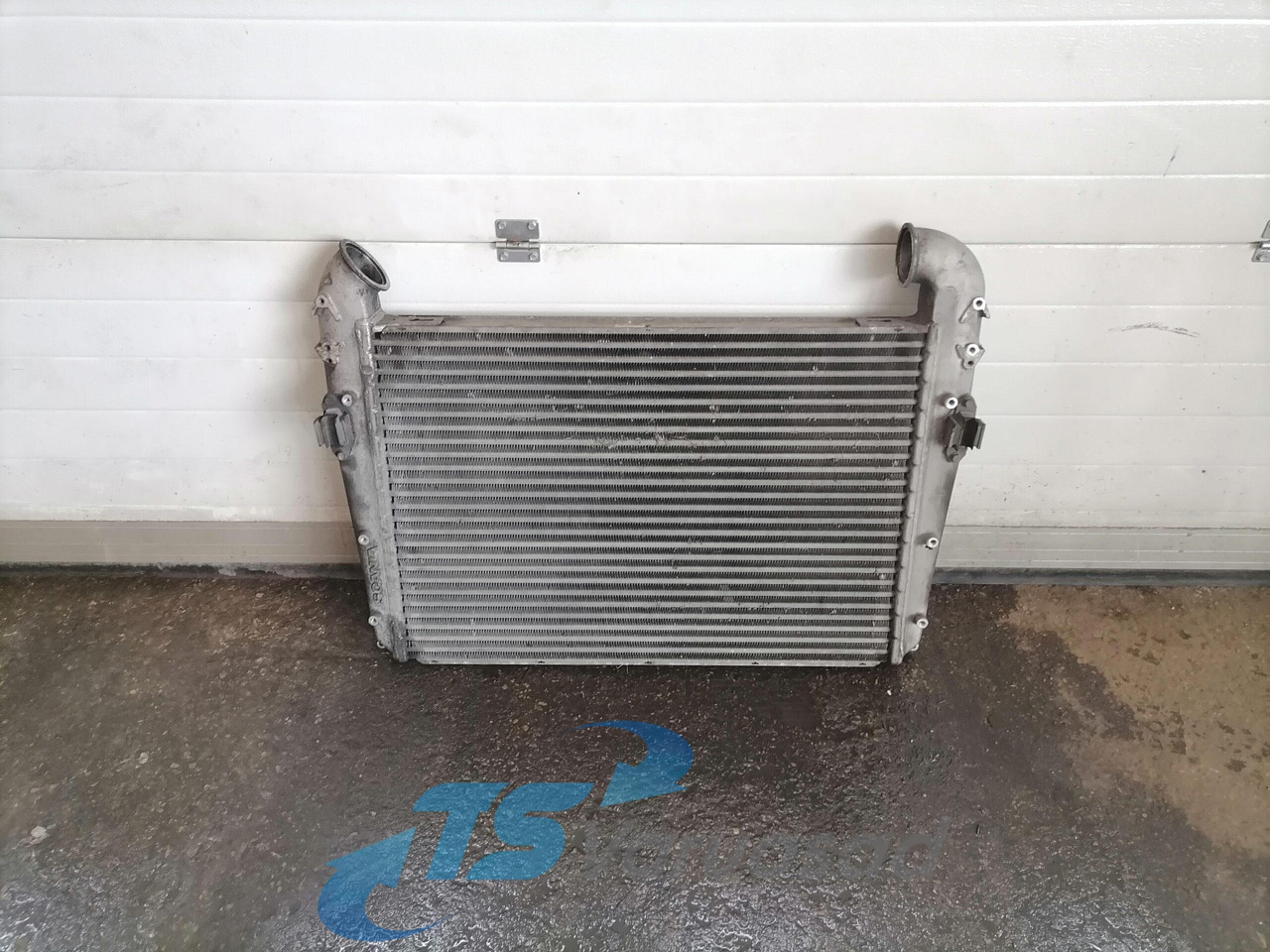 Scania Intercooler radiator 1400937 - Intercooler por Camião: foto 1 Scania Intercooler radiator 1400937 - Intercooler por Camião: foto 1