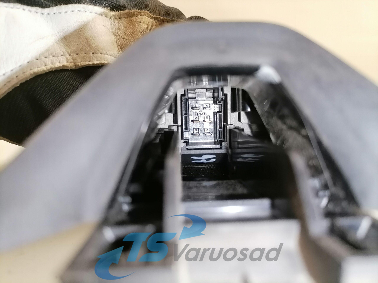 Scania Juhtplokk, FLC 1949369 - Centralina electrónica por Camião: foto 4 Scania Juhtplokk, FLC 1949369 - Centralina electrónica por Camião: foto 4