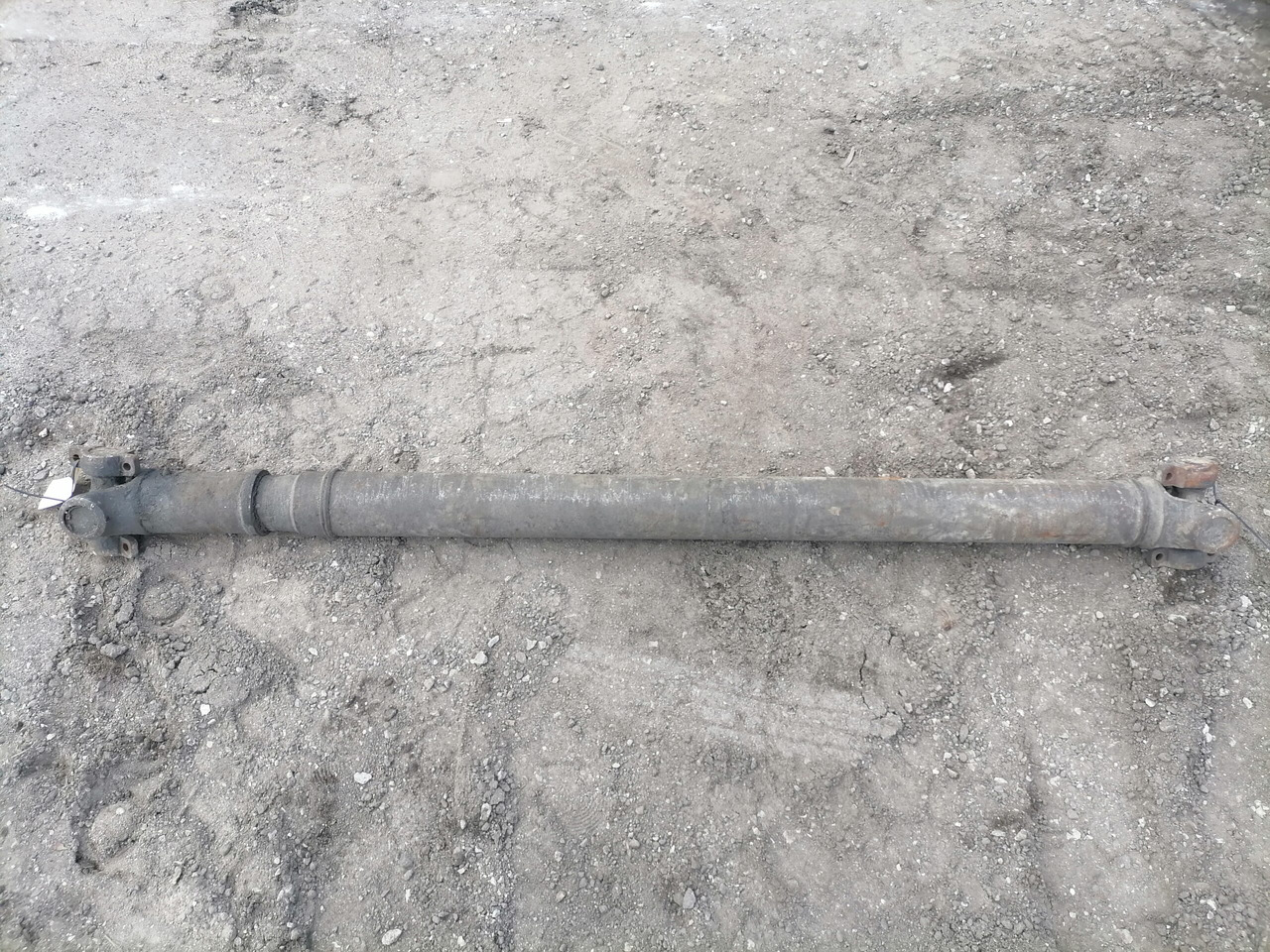 Scania Propeller shaft 1758600 - Veio de transmissão por Camião: foto 2 Scania Propeller shaft 1758600 - Veio de transmissão por Camião: foto 2