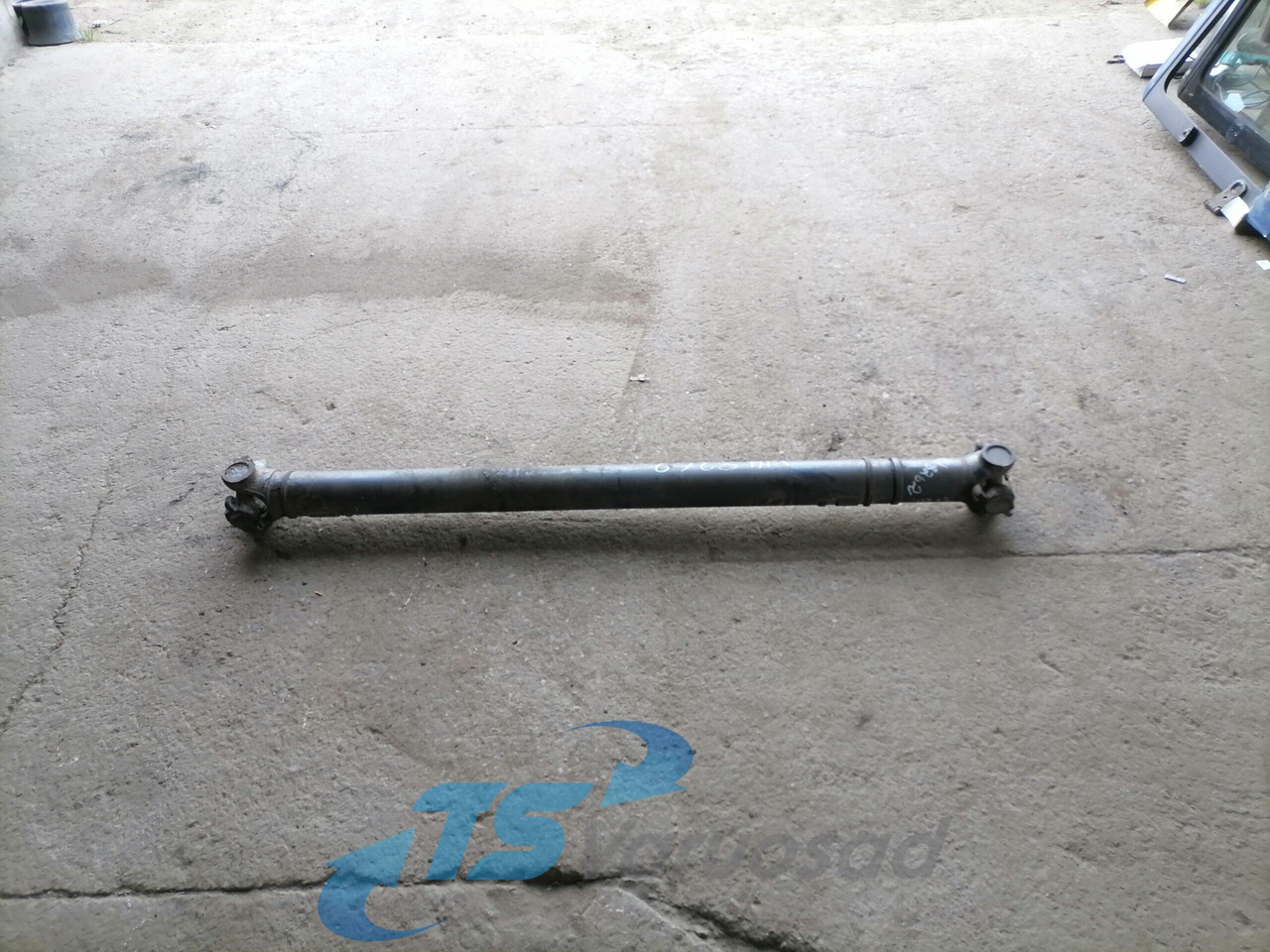 Scania Propeller shaft 1758615 - Veio de transmissão por Camião: foto 1 Scania Propeller shaft 1758615 - Veio de transmissão por Camião: foto 1