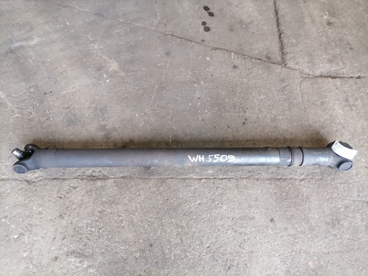 Scania Propeller shaft 1758616 - Veio de transmissão por Camião: foto 2 Scania Propeller shaft 1758616 - Veio de transmissão por Camião: foto 2