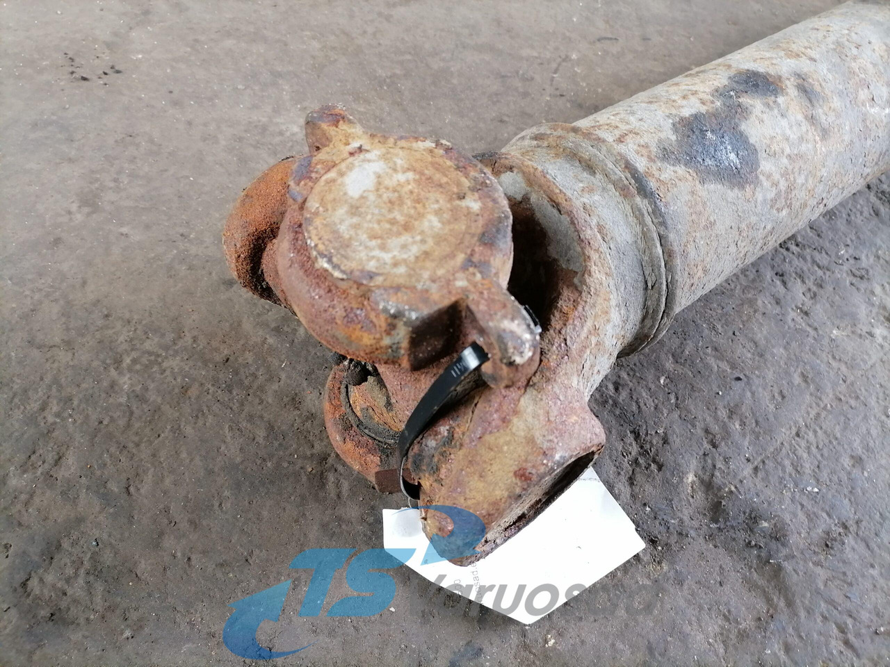 Scania Propeller shaft 1758616 - Veio de transmissão por Camião: foto 3 Scania Propeller shaft 1758616 - Veio de transmissão por Camião: foto 3