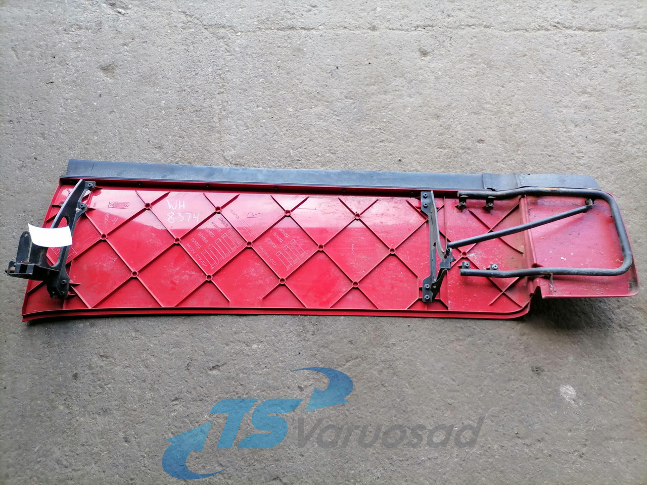 Scania Scania cab wind deflector, right side 1534229 - Aerodinâmica/ Aerofólio por Camião: foto 3 Scania Scania cab wind deflector, right side 1534229 - Aerodinâmica/ Aerofólio por Camião: foto 3