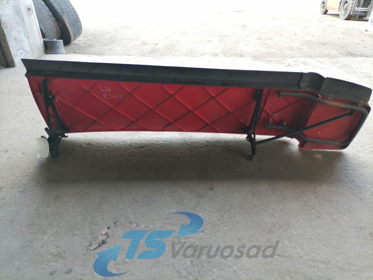 Scania Scania cab wind deflector, right side 1534229 - Aerodinâmica/ Aerofólio por Camião: foto 2 Scania Scania cab wind deflector, right side 1534229 - Aerodinâmica/ Aerofólio por Camião: foto 2