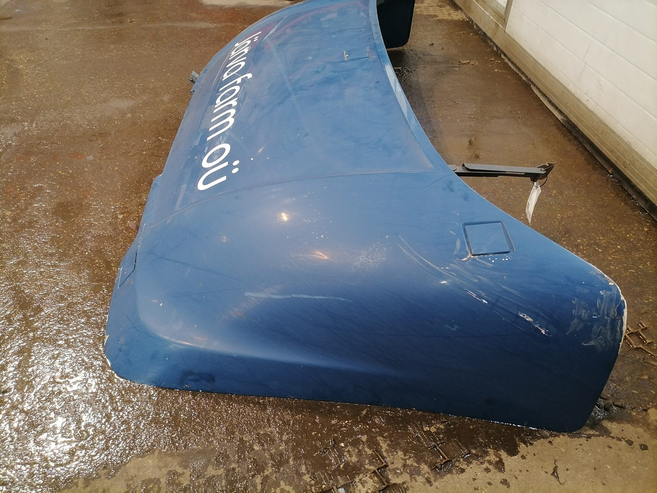 Scania Scania cab wind deflector, roof 1757973 - Aerodinâmica/ Aerofólio por Camião: foto 3 Scania Scania cab wind deflector, roof 1757973 - Aerodinâmica/ Aerofólio por Camião: foto 3