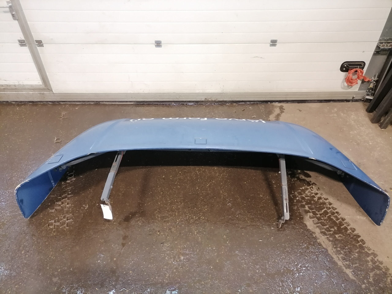 Scania Scania cab wind deflector, roof 1757973 - Aerodinâmica/ Aerofólio por Camião: foto 2 Scania Scania cab wind deflector, roof 1757973 - Aerodinâmica/ Aerofólio por Camião: foto 2