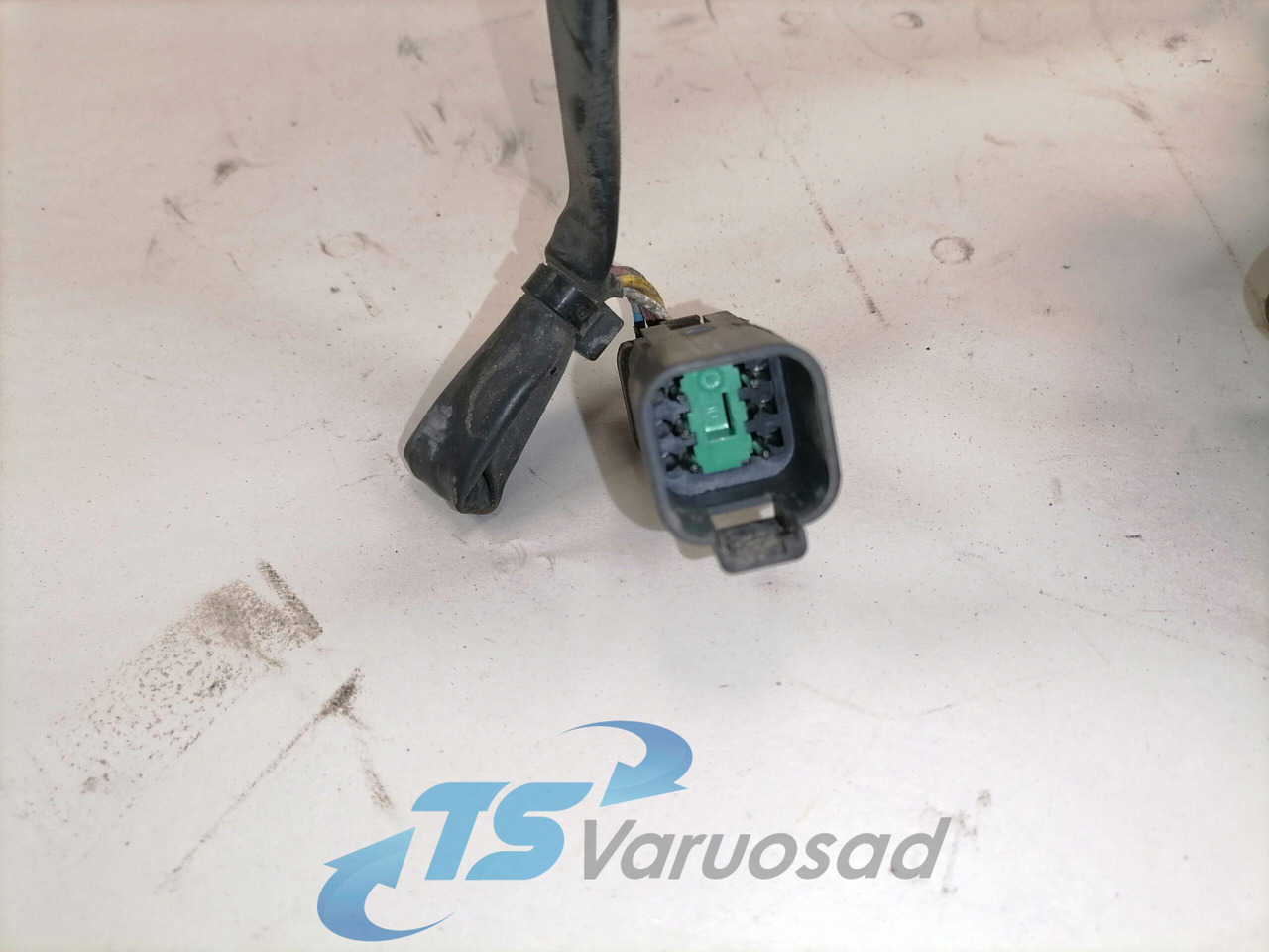 Scania Water valve 1741027 - Aquecimento/ Ventilação por Camião: foto 4 Scania Water valve 1741027 - Aquecimento/ Ventilação por Camião: foto 4