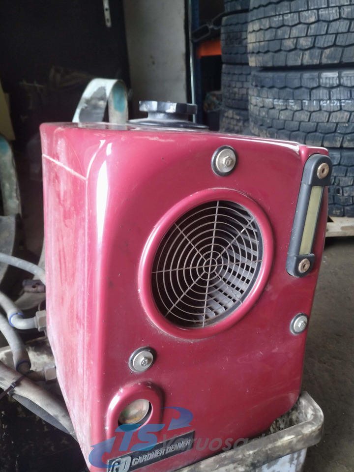 Universaalne Hydrulic oil cooler 8013015000-2 - Tanque hidráulico por Camião: foto 2 Universaalne Hydrulic oil cooler 8013015000-2 - Tanque hidráulico por Camião: foto 2