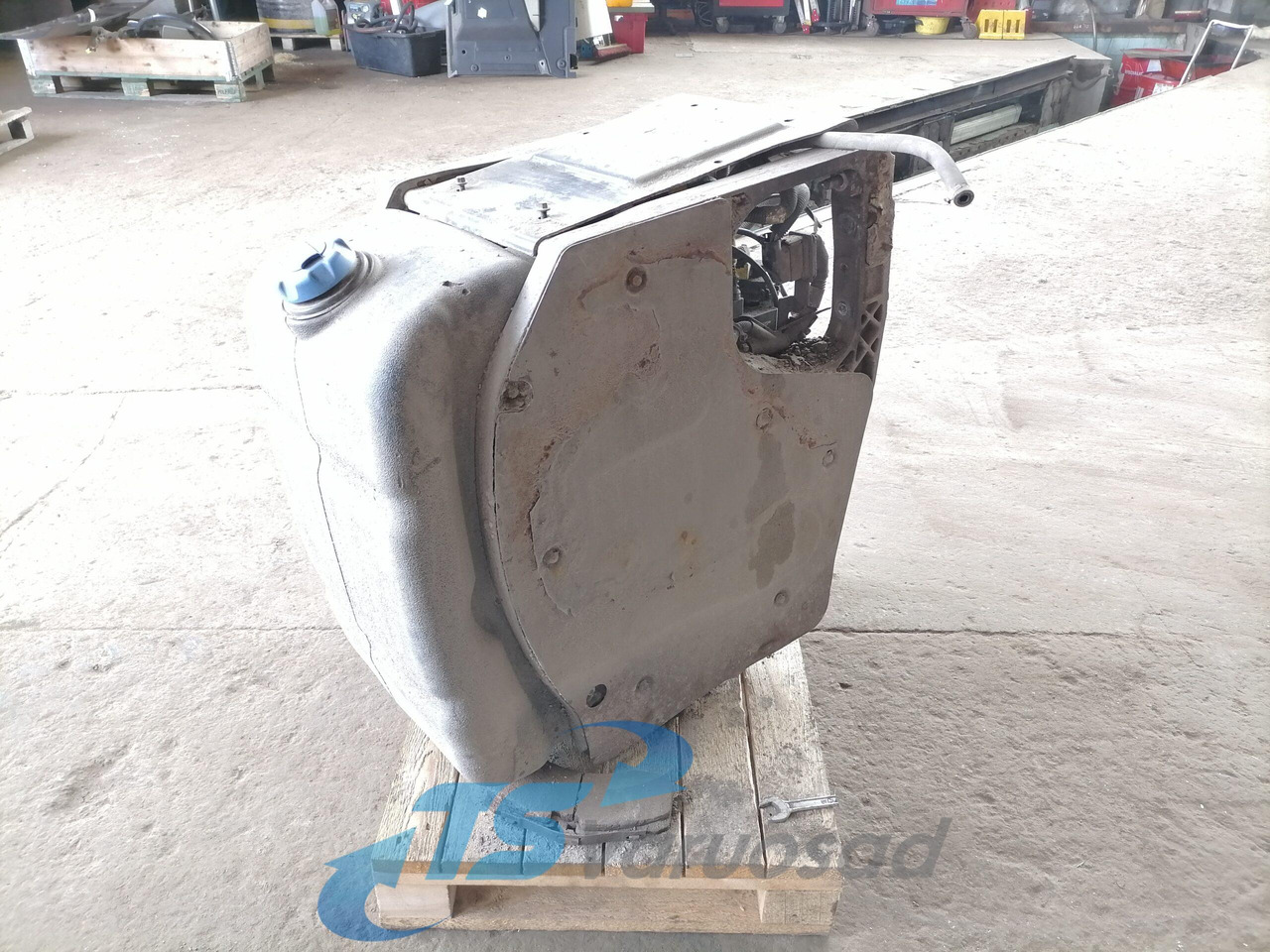 Volvo Ad Blue tank 21645367 - Sistema de combustível por Camião: foto 5 Volvo Ad Blue tank 21645367 - Sistema de combustível por Camião: foto 5
