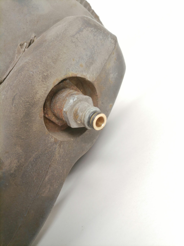 Volvo Air spring bracket 24425040 - Suspensão a ar por Camião: foto 3 Volvo Air spring bracket 24425040 - Suspensão a ar por Camião: foto 3